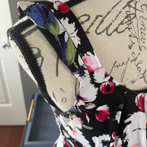 White House Black Market fit and flare dress - Picture 6 of 9